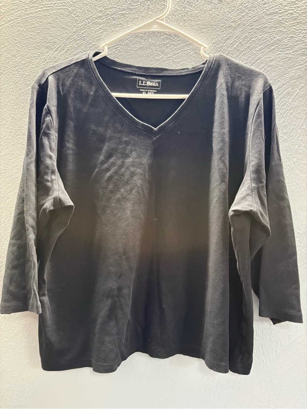 L.L. Bean Black V-Neck Long Sleeve Tee Shirt